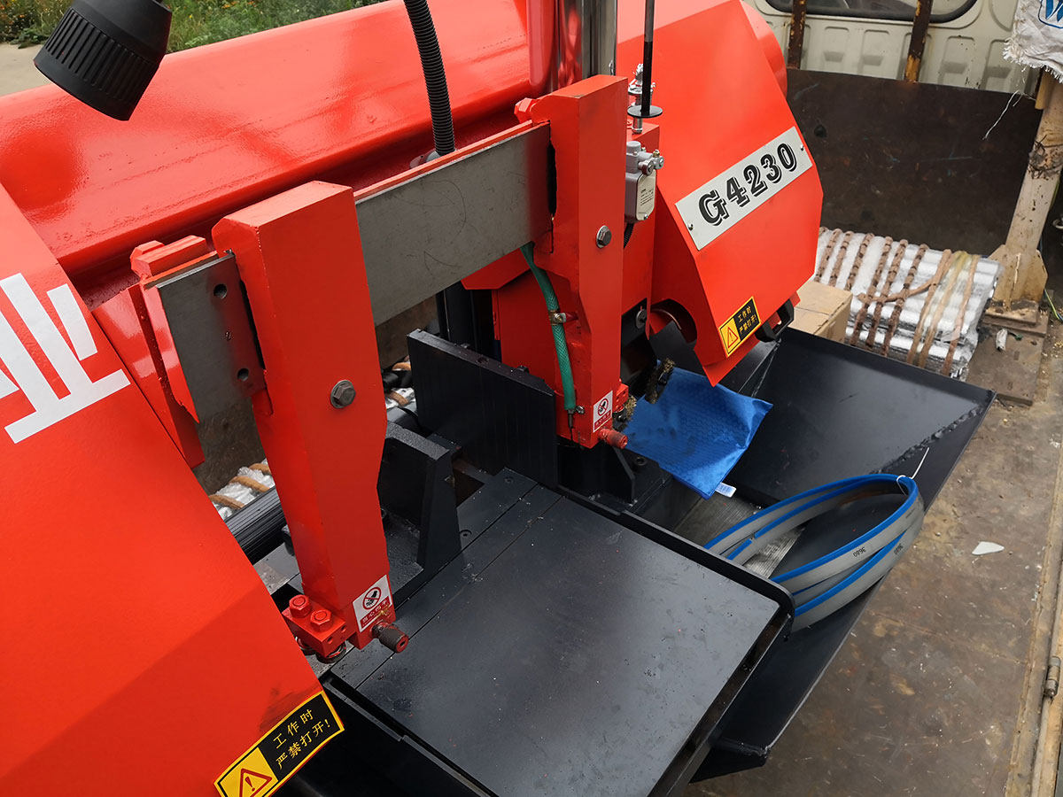 1727171199724330.jpg 鋸床廠家